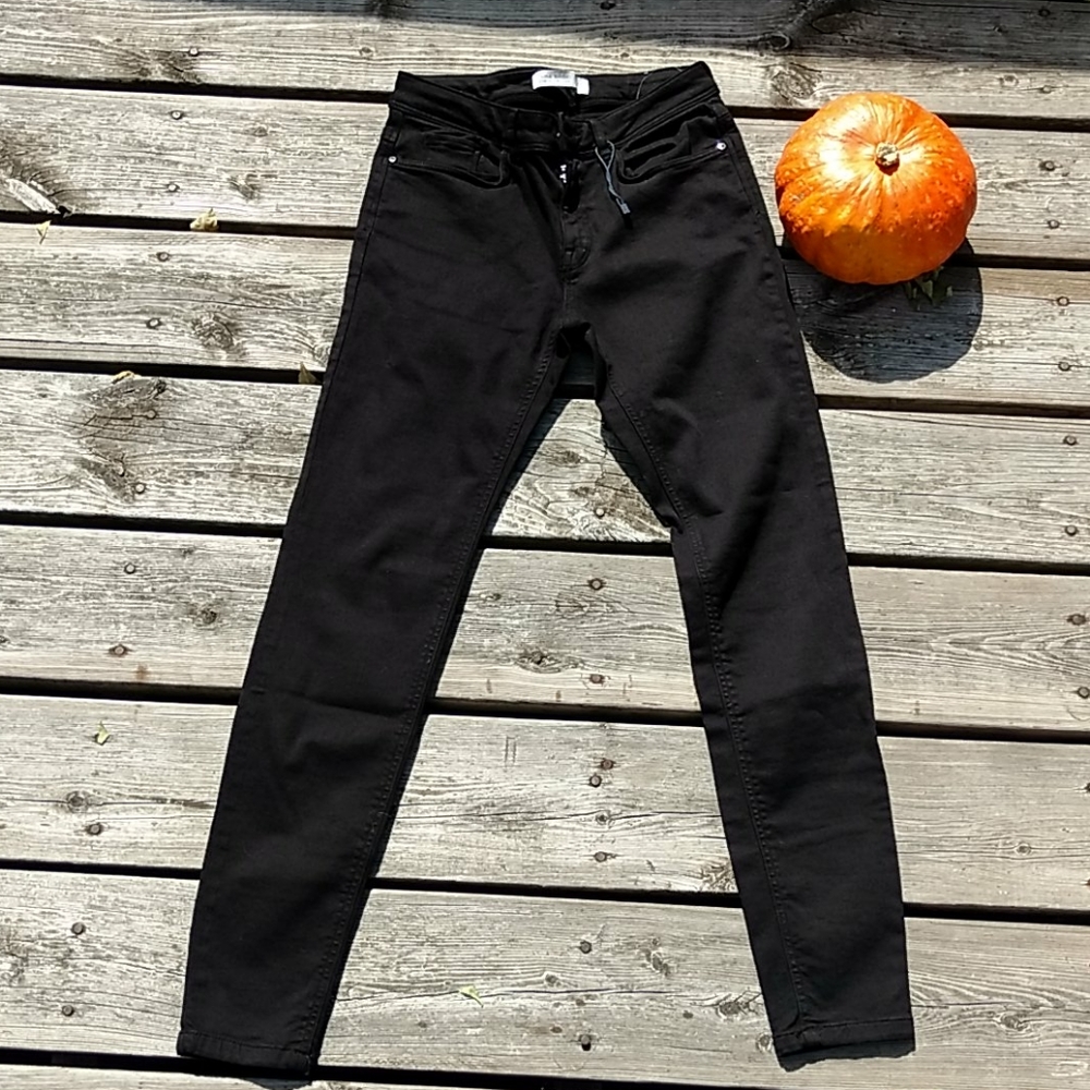 NWOT Zara Basic Denim Jeans